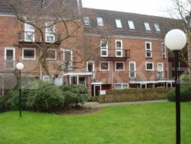 			New Instruction, 3 Bedroom, 1 bath, 1 reception Flat			 St Andrews Square, Labrooke Grove
